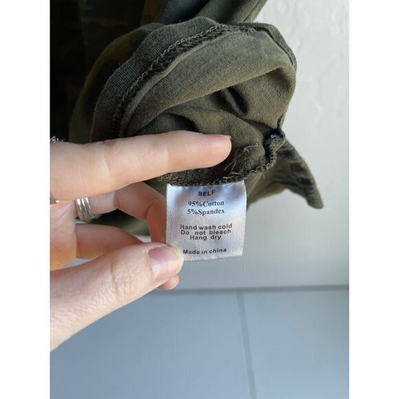 Mod Ref Camo V-Neck Cropped T-Shirt Size Large Short Sleeve Green Cotton Blend - Picture 7 of 7